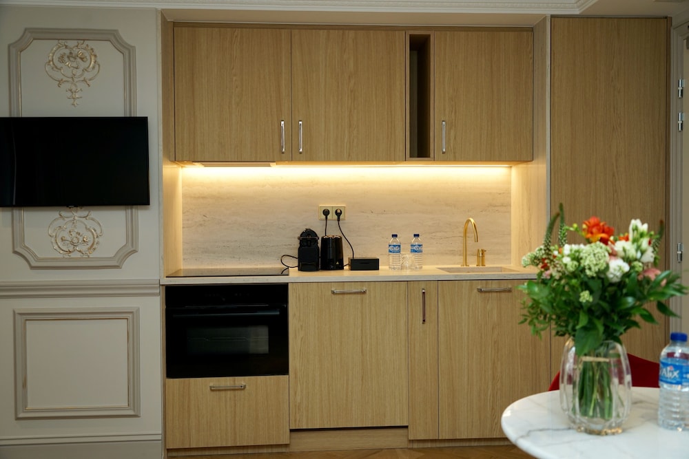 mode paris aparthotel