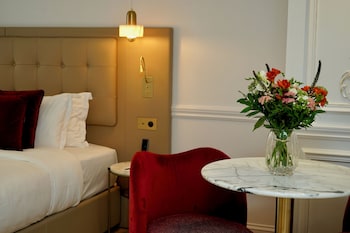 mode paris aparthotel