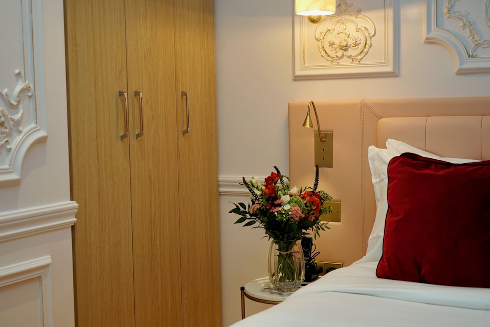 mode paris aparthotel