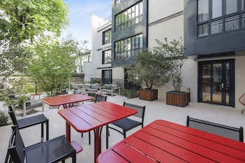 mode paris aparthotel