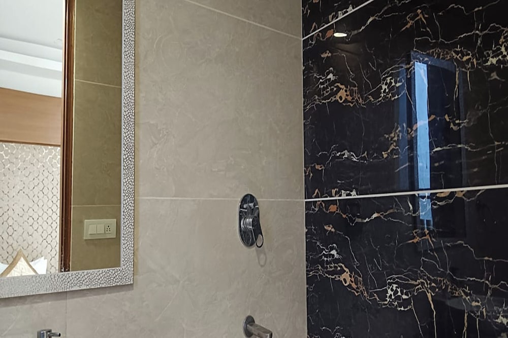 zen inn luxury hotel