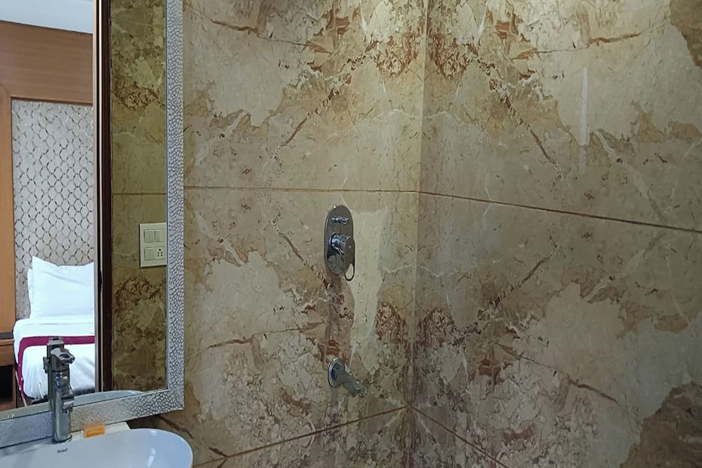 zen inn luxury hotel