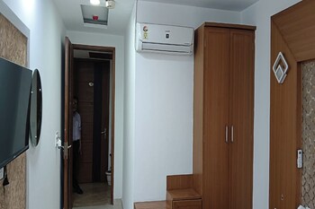 zen inn luxury hotel