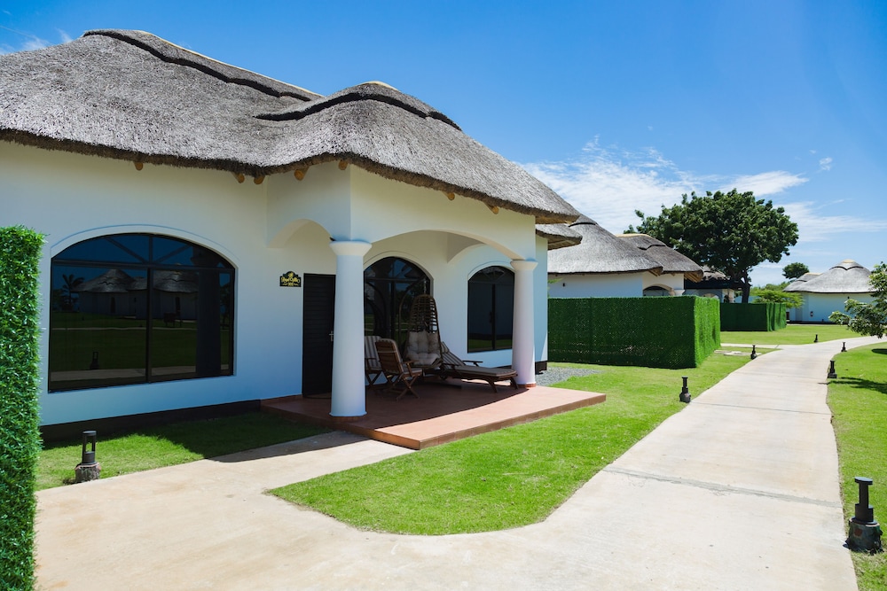 aya sophia villa garden hotel