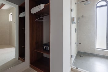 aya sophia villa garden hotel