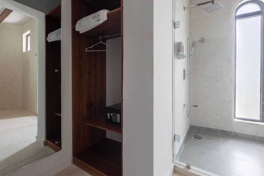 aya sophia villa garden hotel