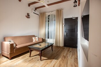 aya sophia villa garden hotel