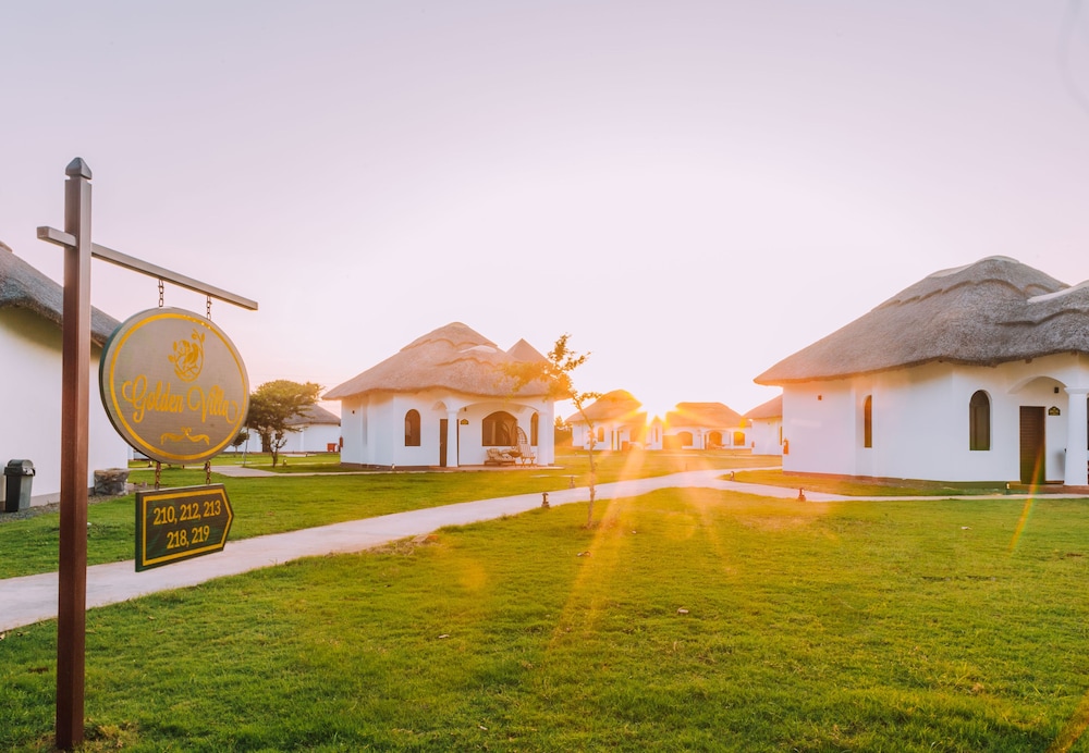 aya sophia villa garden hotel