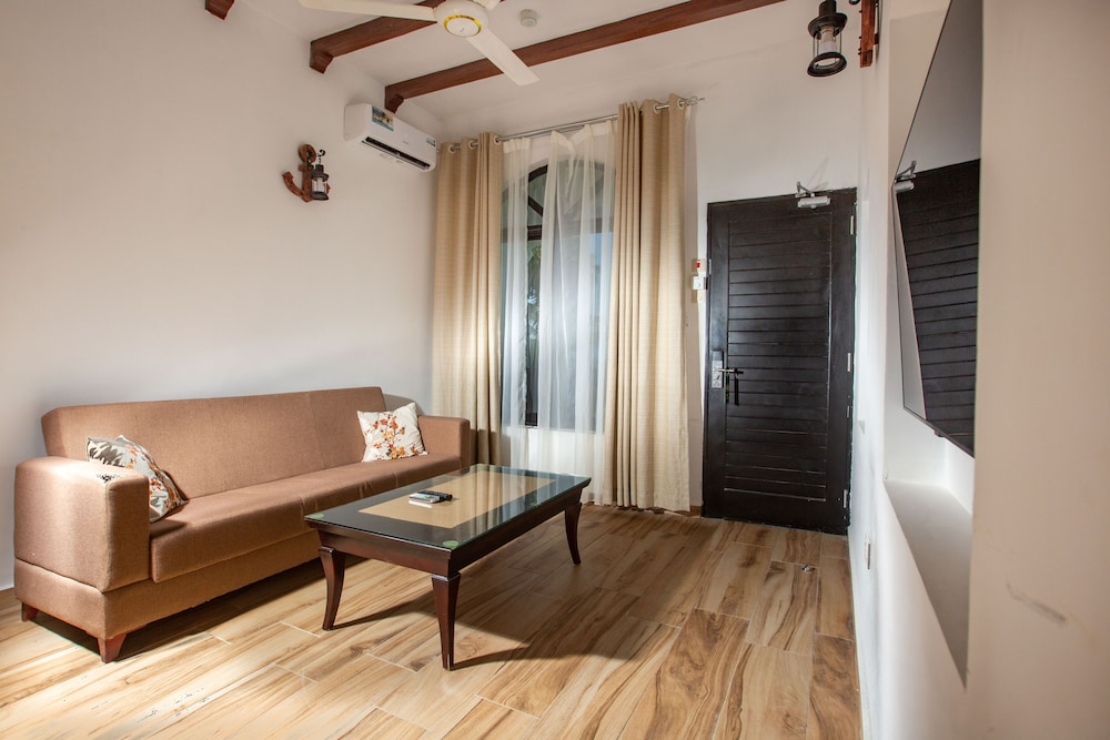 aya sophia villa garden hotel