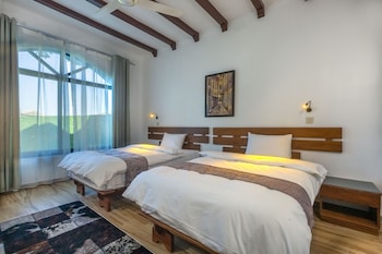 aya sophia villa garden hotel