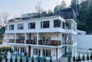 The Aesthetic Hotel & Restaurant,Nainital>>Bhimtal,3 star