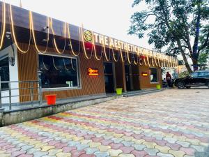 The Aesthetic Hotel & Restaurant,Nainital>>Bhimtal,3 star