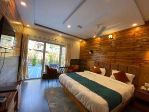 the aesthetic hotel and restaurant