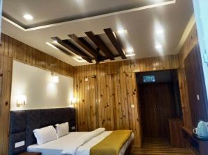 qcent woods spa and resort