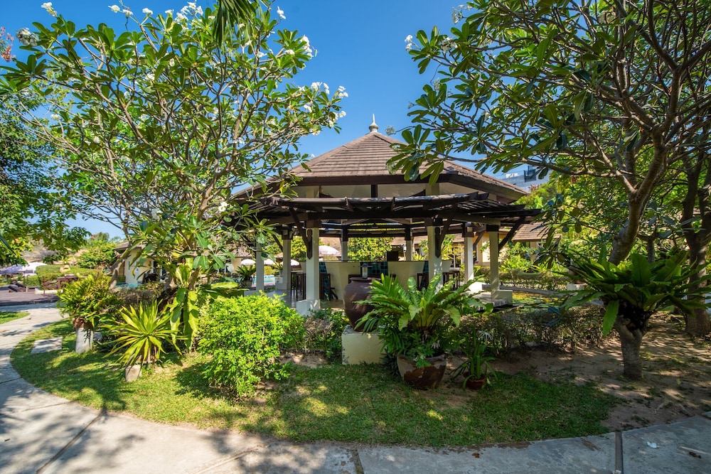 east sea paradise hotel