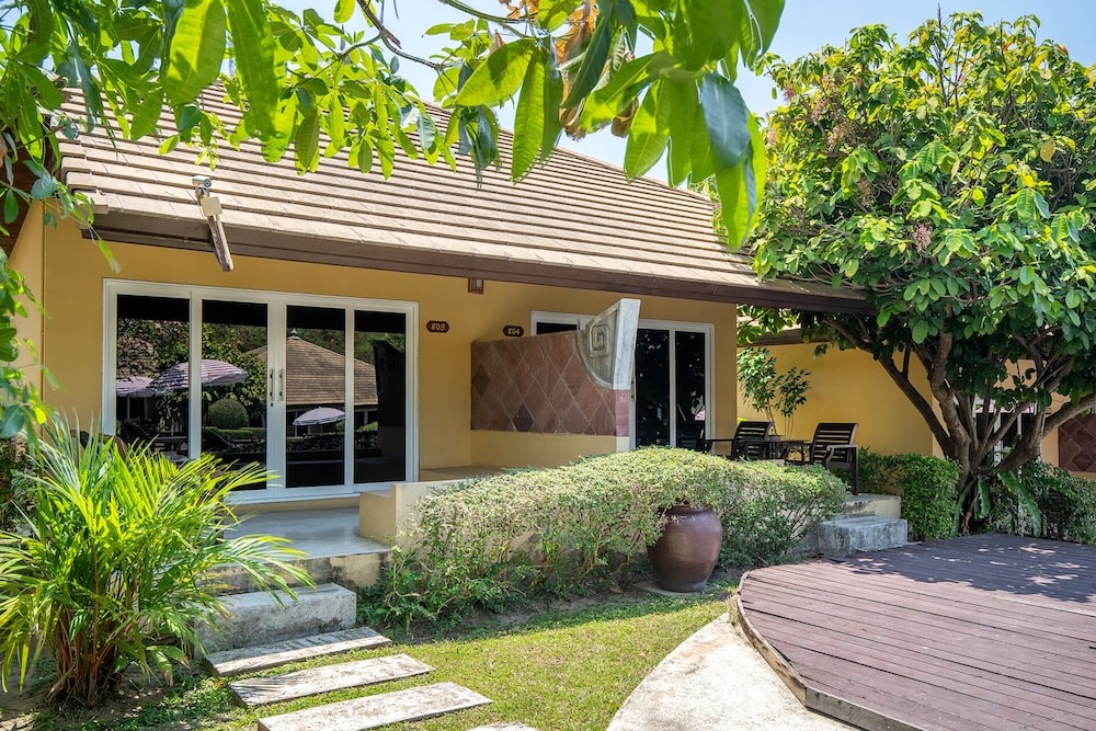 east sea paradise hotel