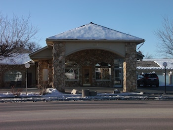 econo lodge inn and suites