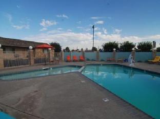 econo lodge inn and suites