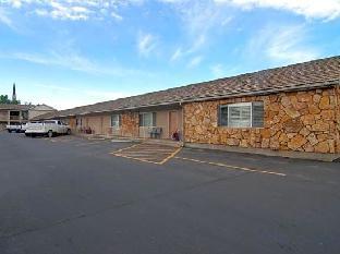 econo lodge inn and suites