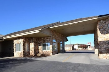 Econo Lodge Inn & Suites,Near T-Rex,3 star