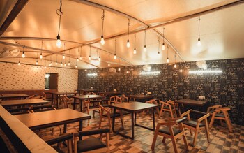 Night In Paradise,India>>Rishikesh,2 star