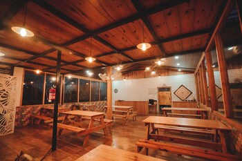 Minikins - Resorts & Restaurant,Pangot>>Nainital,2 star