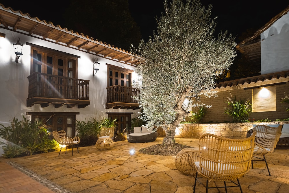 hotel casa alcestre