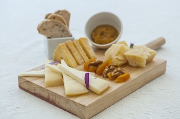 hotel rural biniarroca adults only