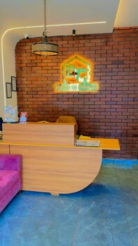 Staybook Dc Premium,Sector 19>>Chandigarh,2.5 star