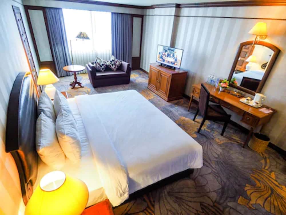 twin lotus hotel