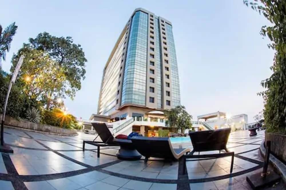 twin lotus hotel