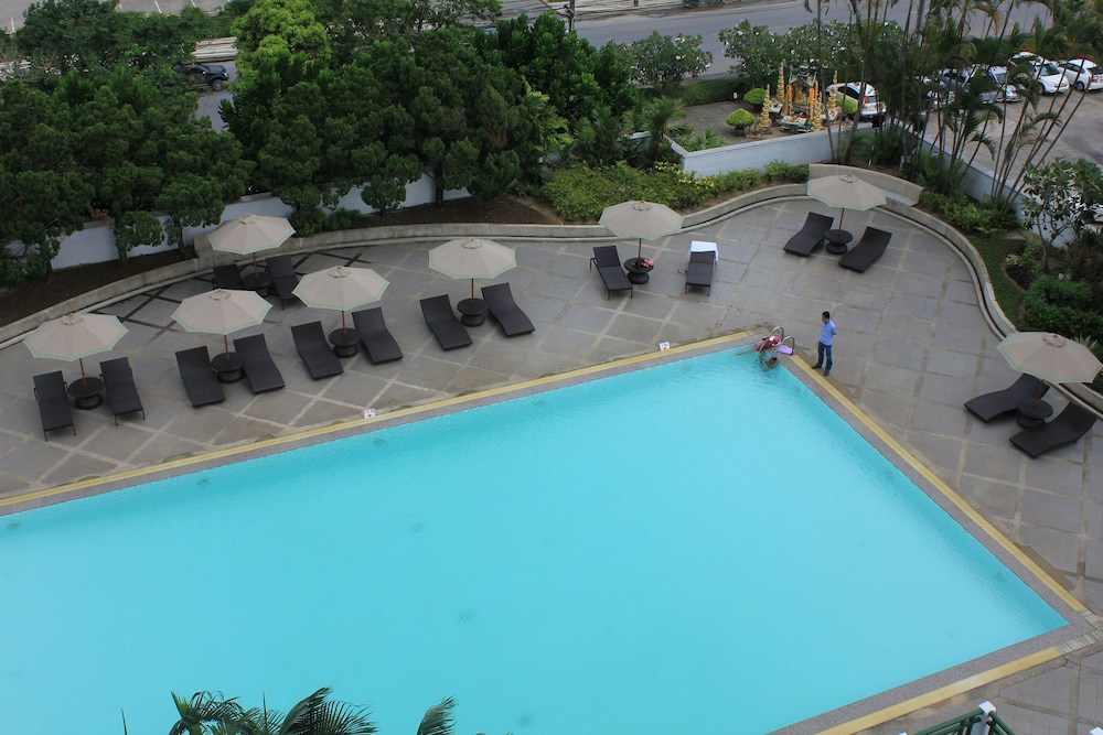 Twin Lotus Hotel,Nakhon Si Thammarat>>Lan Saka,4 star