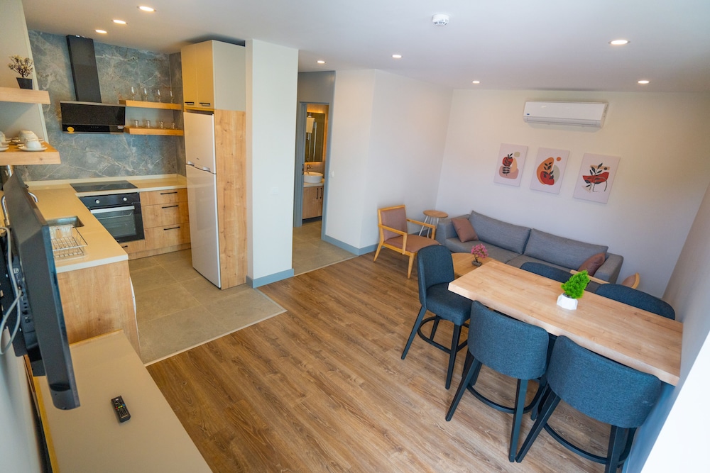 marine homes lara