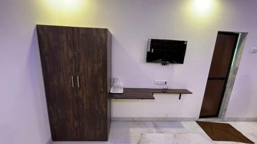 hotel plaza rooms prabhadevi dadar