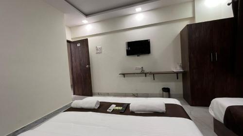hotel plaza rooms prabhadevi dadar
