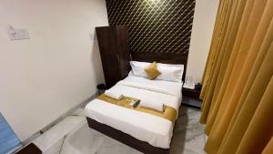 hotel plaza rooms prabhadevi dadar