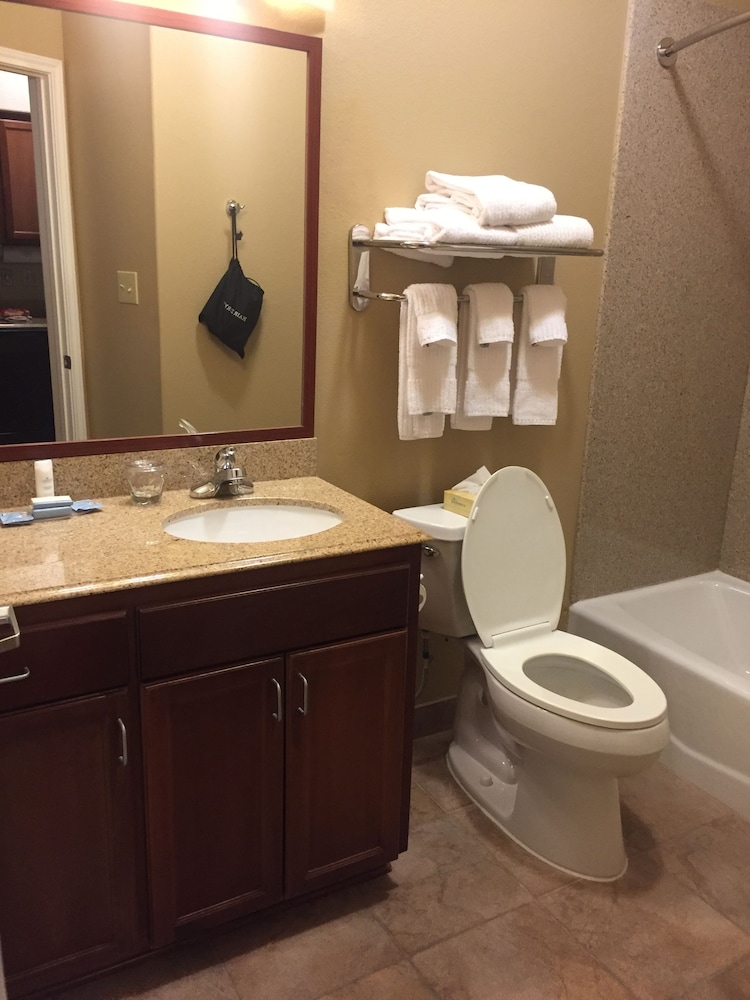 candlewood suites victoria by ihg