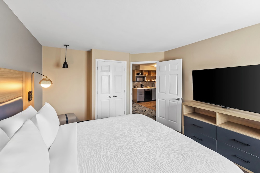 candlewood suites victoria by ihg