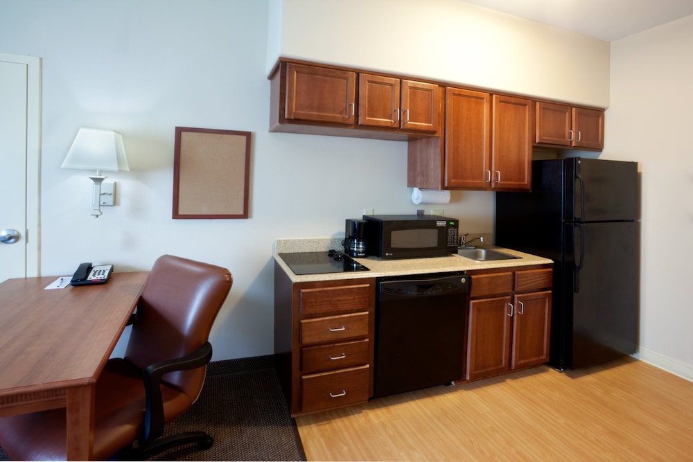 candlewood suites victoria by ihg