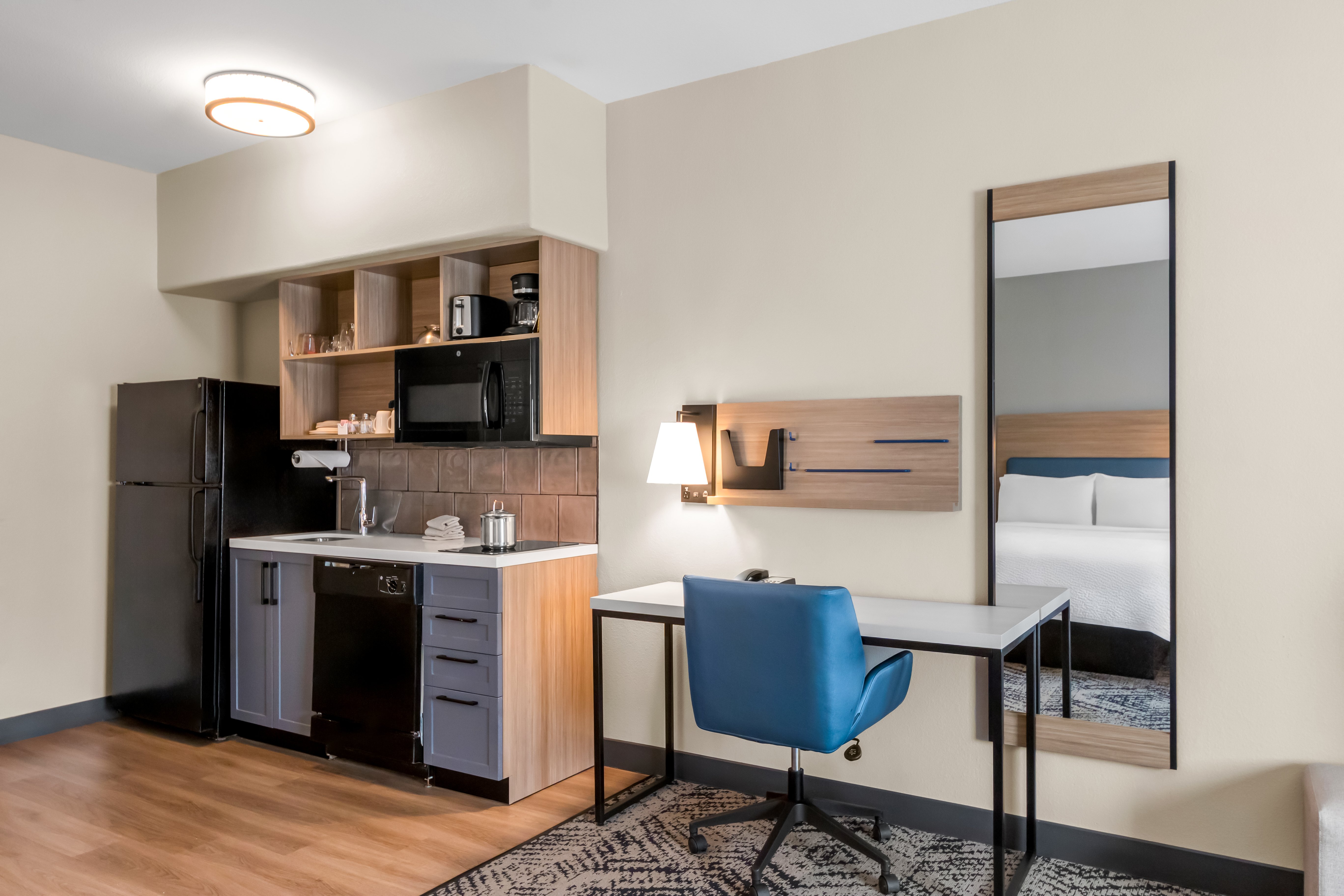 candlewood suites victoria by ihg