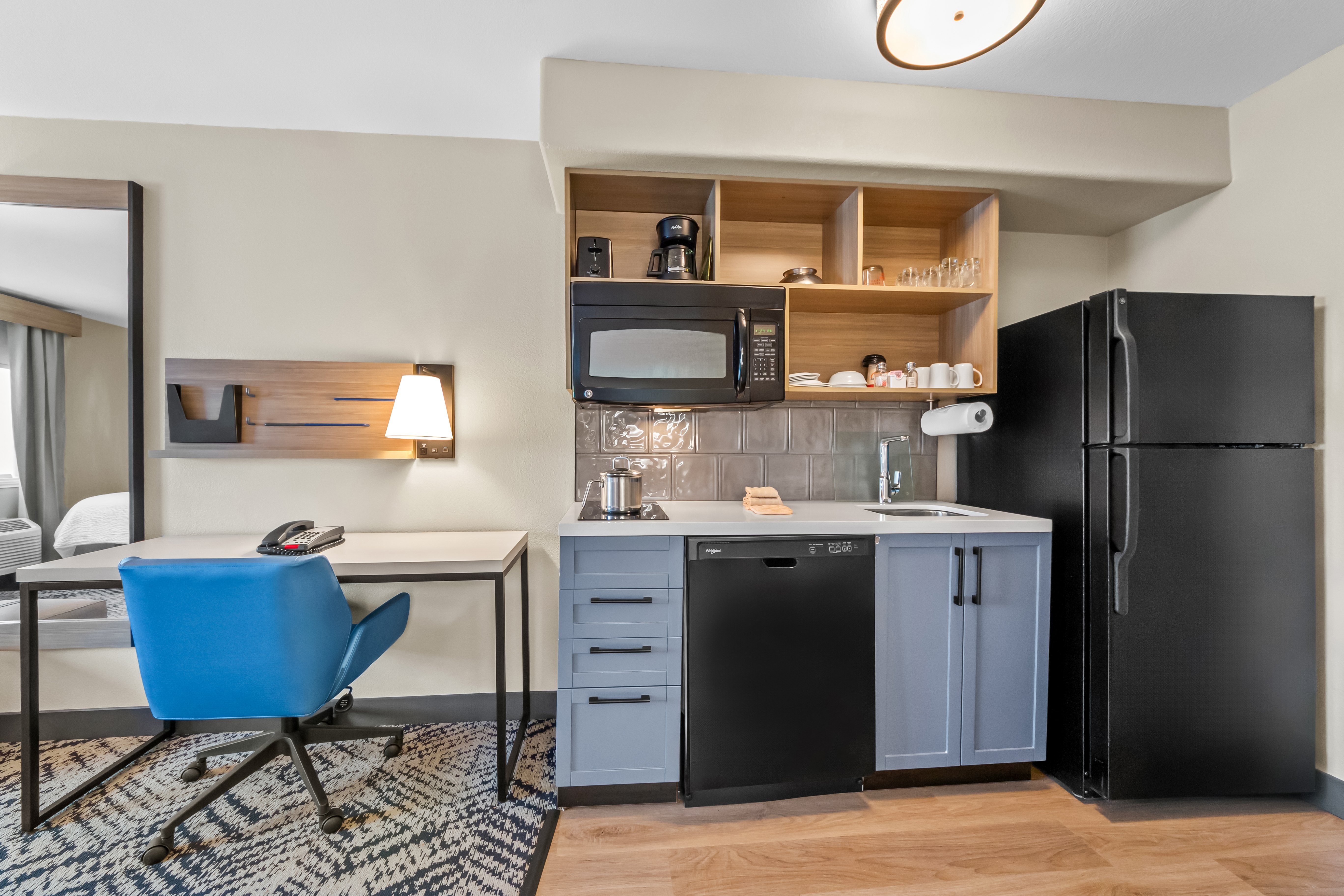 candlewood suites victoria by ihg
