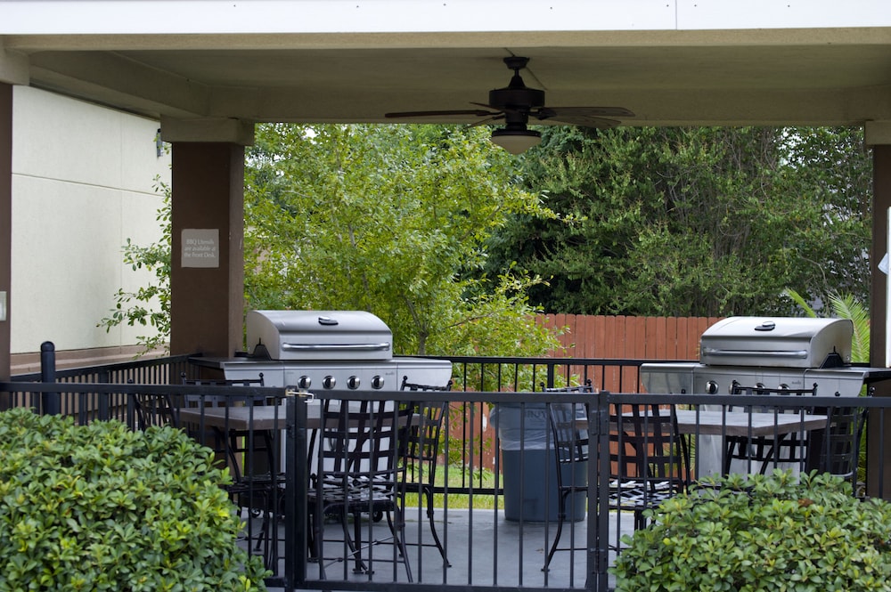candlewood suites victoria by ihg