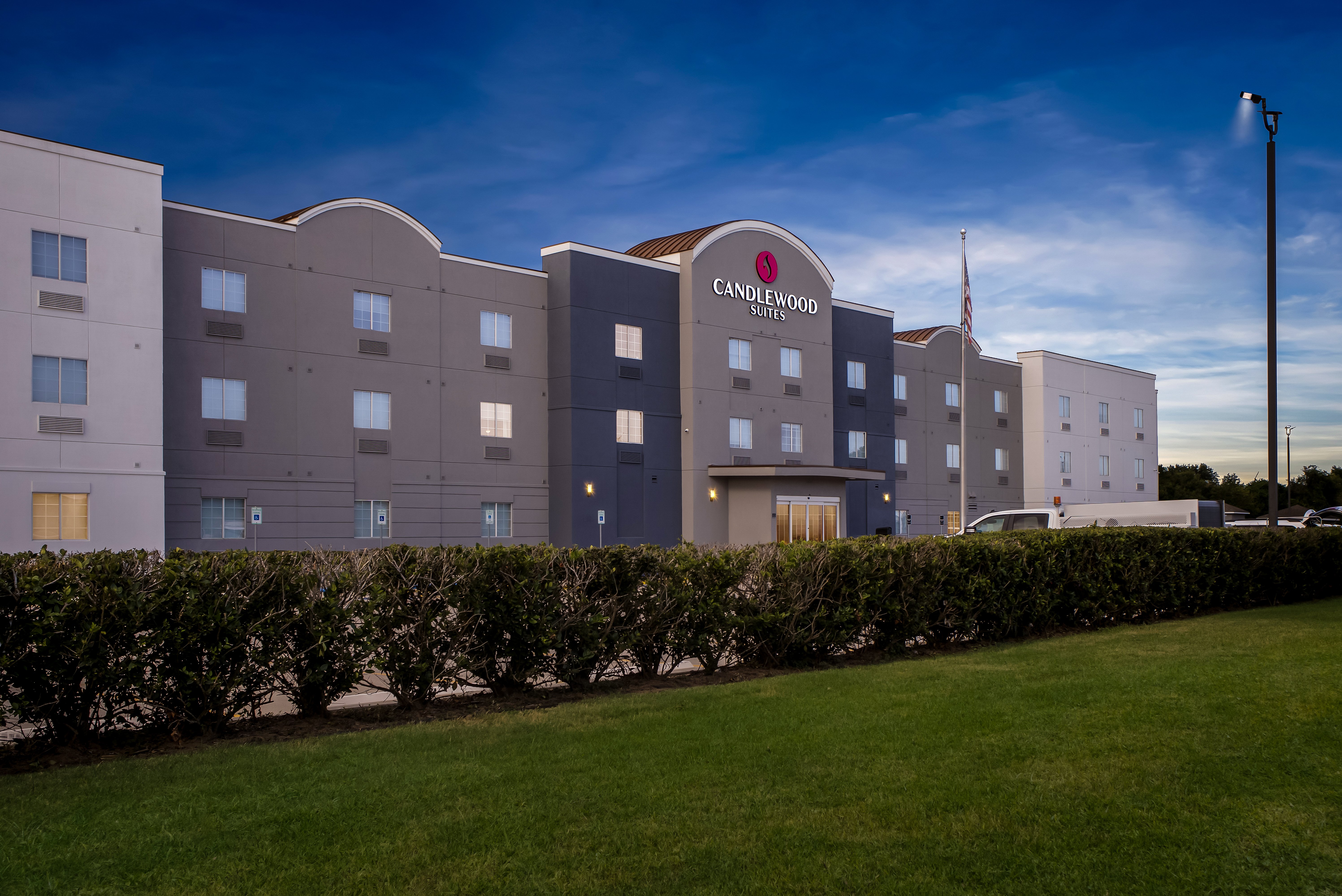 candlewood suites victoria by ihg