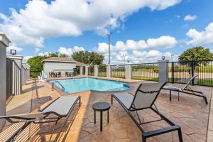 candlewood suites victoria by ihg