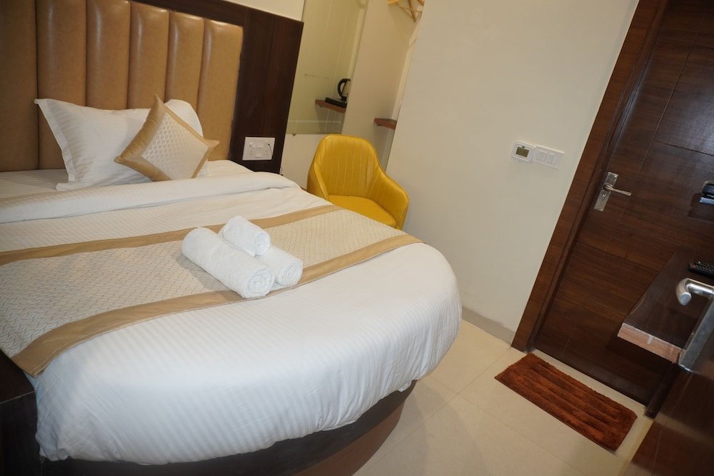 Hotel Royal Rosette,New Delhi>>Delhi,3 star