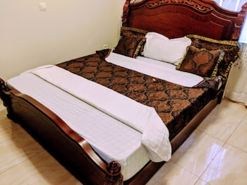 white stone apartment kimihurura