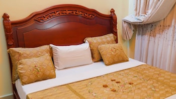 white stone apartment kimihurura
