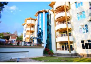 white stone apartment kimihurura