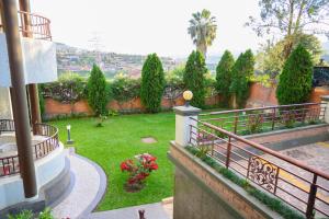 white stone apartment kimihurura