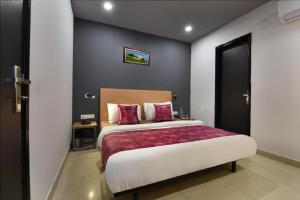 hotel travana stay at pitampura